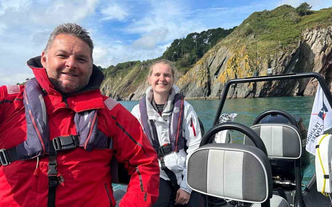 Learn powerboating in Devon: adventure on the water